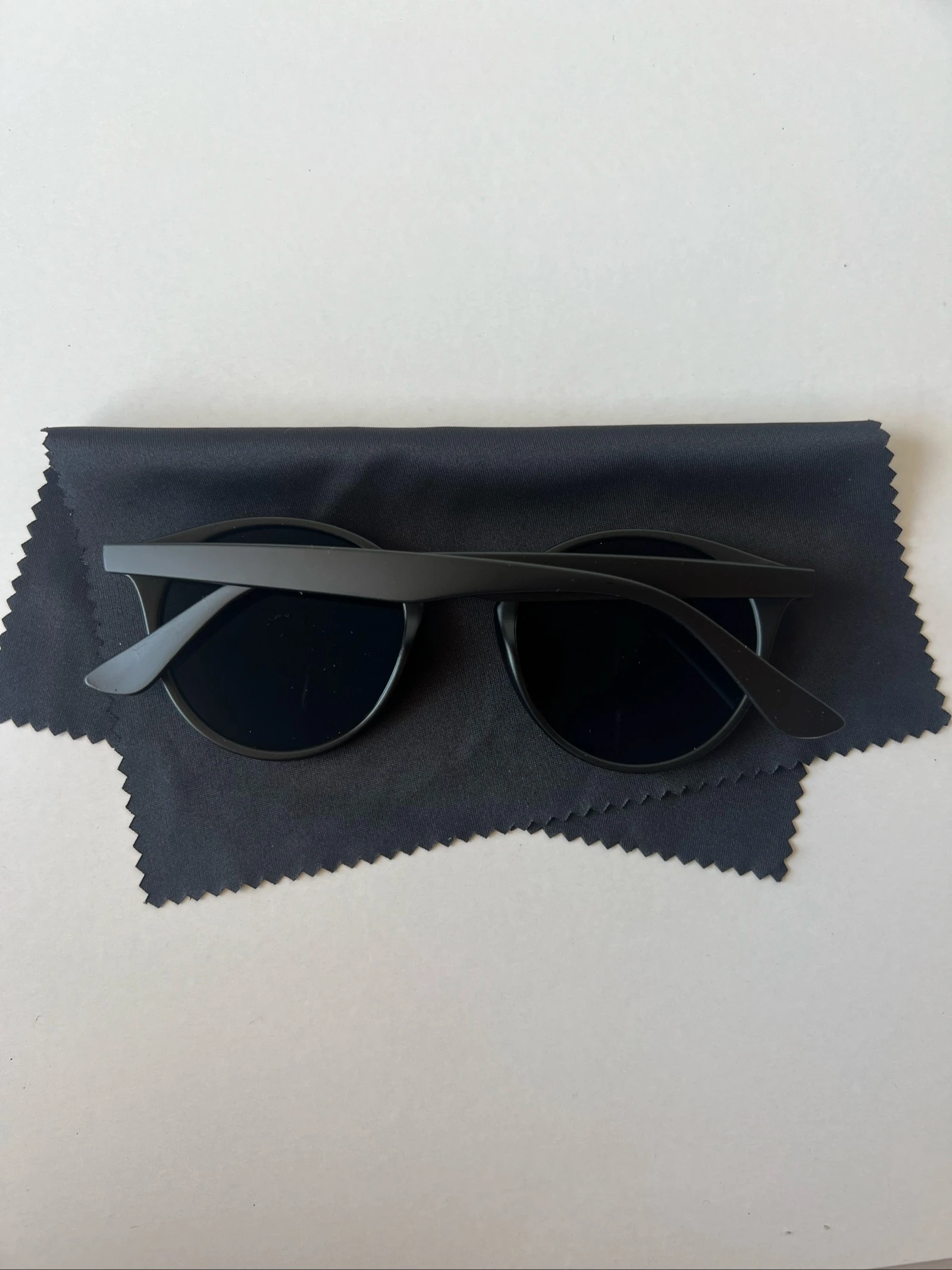 Classic Matte Black Sunglasses (New / with accessories) – photo 4